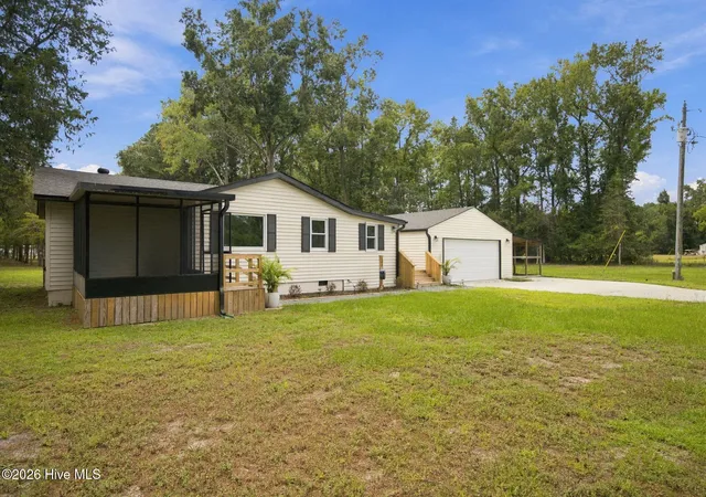 Photo 3 of Single family home for sale at 190 Old Brg Rd, Rocky Point, NC 28457 | MLS# 100603380 | Listing updated on 2026-09-15