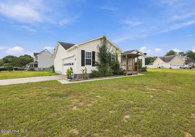 Photo 3 of Single family home for sale at 123 Wheaton Dr, Richlands, NC 28574 | MLS# 100603257 | Listing updated on 2026-09-13