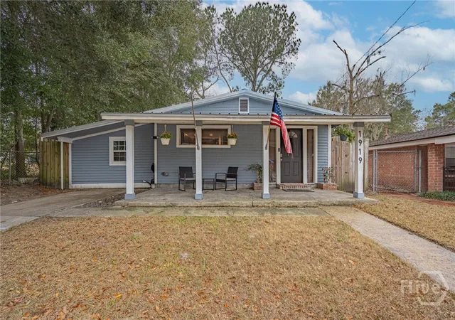 Photo 3 of Single family home for sale at 1919 E 51st Street, Savannah, GA 31404 | MLS# SA345767 | Listing updated on 2026-09-07