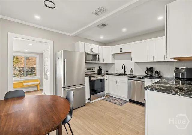 Photo 4 of Single family home for sale at 406 E 57th Street, Savannah, GA 31405 | MLS# SA347106 | Listing updated on 2026-09-11