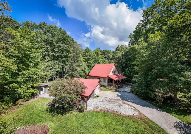 Photo 4 of Single family home for sale at 49 Dusty Holw, Robbinsville, NC 28771 | MLS# 100601973 | Listing updated on 2026-09-11