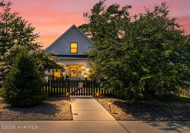 Photo 2 of Single family home for sale at 1107 N Caswell Ave, Southport, NC 28461 | MLS# 100600928 | Listing updated on 2026-09-03