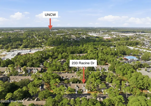 Photo 3 of Townhouse for sale at 233 Racine Dr #47, Wilmington, NC 28403 | MLS# 100601253 | Listing updated on 2026-09-03