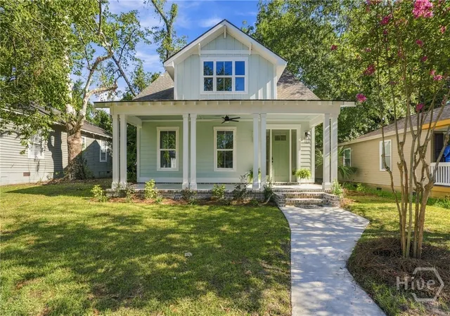Photo 1 of Single family home for sale at 712 E 34th Street, Savannah, GA 31401 | MLS# SA364862 | Listing updated on 2026-10-28