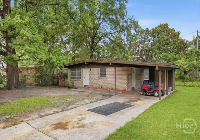 Photo 2 of Single family home for sale at 1214 E 60th Street, Savannah, GA 31404 | MLS# SA363659 | Listing updated on 2026-09-02