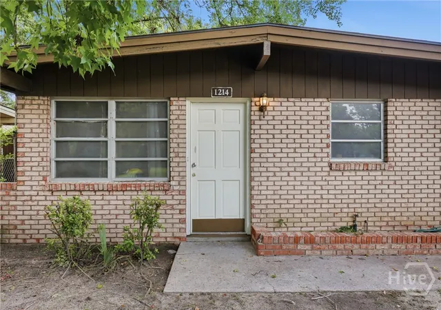 Photo 4 of Single family home for sale at 1214 E 60th Street, Savannah, GA 31404 | MLS# SA363659 | Listing updated on 2026-09-02