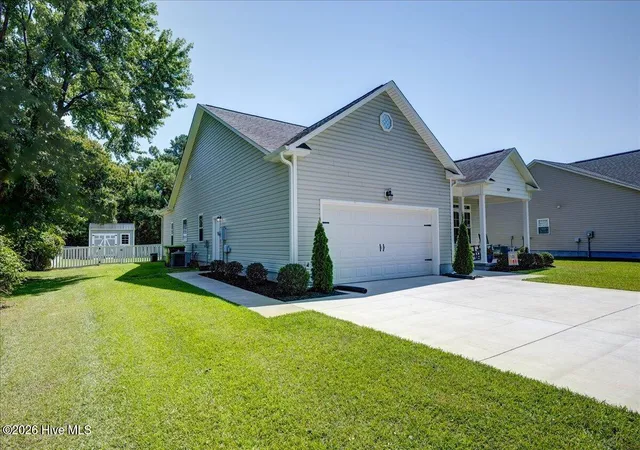 Photo 3 of Single family home for sale at 487 Carolina Pines Blvd, New Bern, NC 28560 | MLS# 100601277 | Listing updated on 2026-09-14