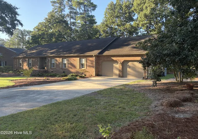 Photo 2 of Single family home for sale at 5050 Country Clb Dr N, Wilson, NC 27896 | MLS# 100601916 | Listing updated on 2026-09-09