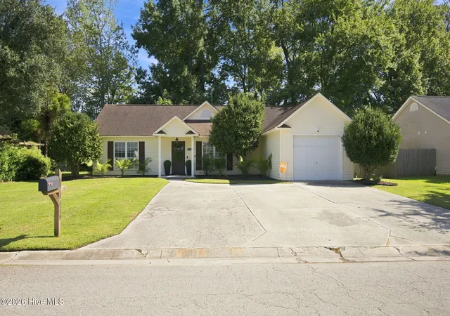 Photo 2 of Single family home for sale at 4316 Wynfield Dr, Wilmington, NC 28405 | MLS# 100602847 | Listing updated on 2026-09-17