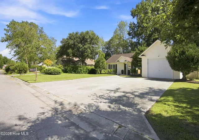Photo 3 of Single family home for sale at 4316 Wynfield Dr, Wilmington, NC 28405 | MLS# 100602847 | Listing updated on 2026-09-17