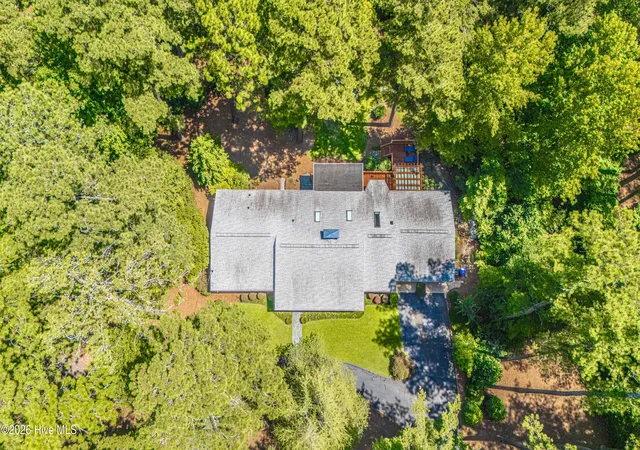 Photo 2 of Single family home for sale at 105 Canterbury Rd, Southern Pines, NC 28387 | MLS# 100602802 | Listing updated on 2026-09-16