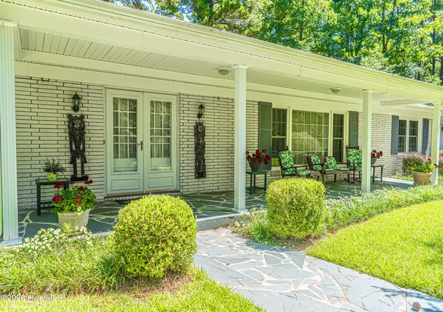 Photo 3 of Single family home for sale at 105 Canterbury Rd, Southern Pines, NC 28387 | MLS# 100602802 | Listing updated on 2026-09-16