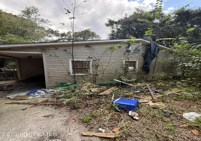 Photo 3 of Single family home for sale at 1068 Sullivan Rd, Kinston, NC 28504 | MLS# 100607329 | Listing updated on 2026-10-20