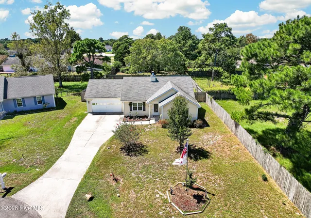 Photo 3 of Single family home for sale at 500 Nutfield Dr, Hubert, NC 28539 | MLS# 100602578 | Listing updated on 2026-09-15