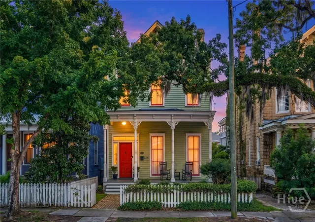 Photo 1 of Single family home for sale at 2214 Barnard St, Savannah, GA 31401 | MLS# SA363864 | Listing updated on 2026-10-29
