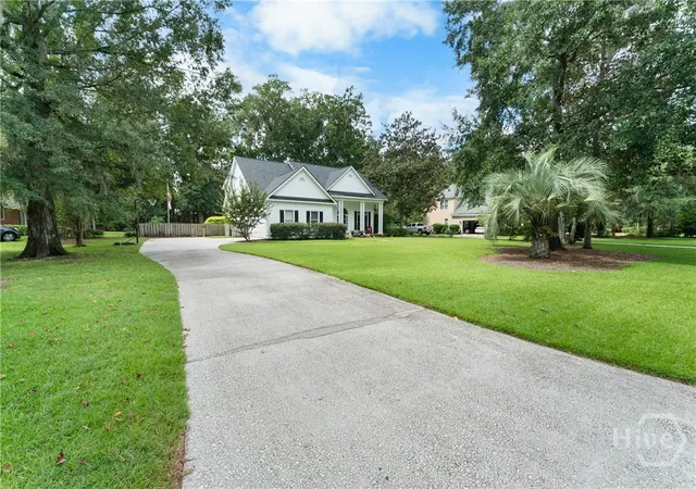 Photo 2 of Single family home for sale at 47 Myrtlewood Dr, Savannah, GA 31405 | MLS# SA364039 | Listing updated on 2026-09-10