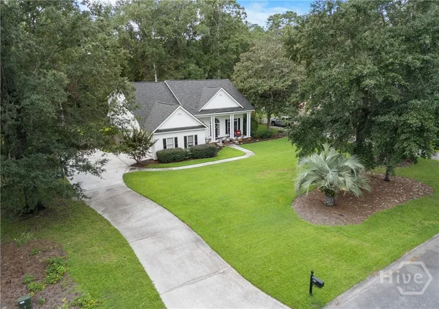 Photo 3 of Single family home for sale at 47 Myrtlewood Dr, Savannah, GA 31405 | MLS# SA364039 | Listing updated on 2026-09-10