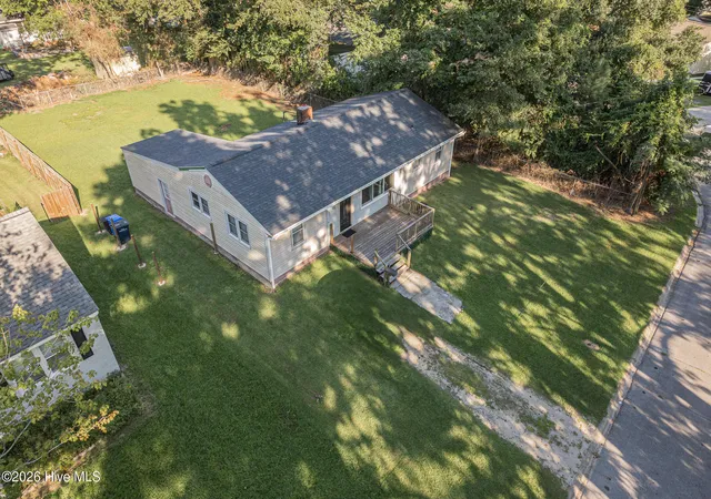 Photo 3 of Single family home for sale at 111 Dogwood Dr, Jacksonville, NC 28540 | MLS# 100601394 | Listing updated on 2026-09-11