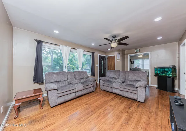 Photo 4 of Single family home for sale at 111 Dogwood Dr, Jacksonville, NC 28540 | MLS# 100601394 | Listing updated on 2026-09-11