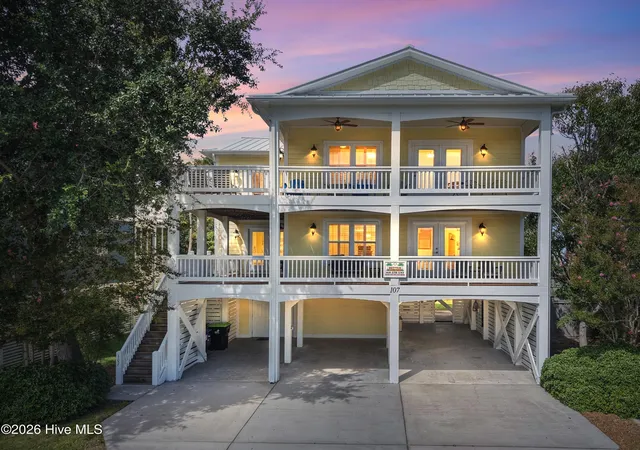 Photo 1 of Single family home for sale at 107 Se 69th St, Oak Island, NC 28465 | MLS# 100599122 | Listing updated on 2026-09-11