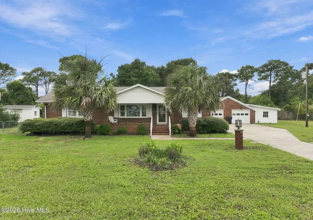 Photo 1 of Single family home for sale at 123 Willis Dr, Harkers Island, NC 28531 | MLS# 100606572 | Listing updated on 2026-10-17