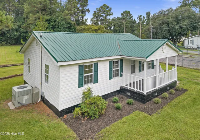 Single family home for sale at 3537 S Nc 11 Hwy, Wallace, NC 28466 | MLS# 100601726