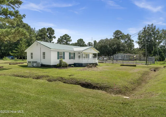 Photo 4 of Single family home for sale at 3537 S Nc 11 Hwy, Wallace, NC 28466 | MLS# 100601726 | Listing updated on 2026-10-02