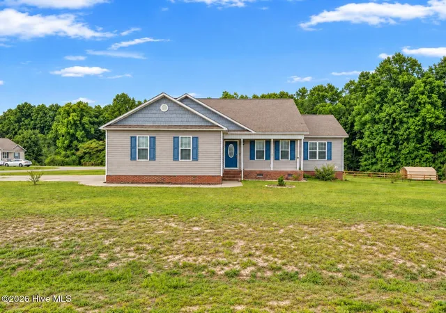 Photo 3 of Single family home for sale at 14 Patricia S Vann Ct, Dunn, NC 28334 | MLS# 100594894 | Listing updated on 2026-09-15