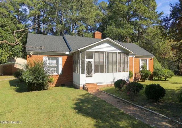 Photo 1 of Single family home for sale at 308 W Franklin St, Enfield, NC 27823 | MLS# 100610749 | Listing updated on 2026-10-21