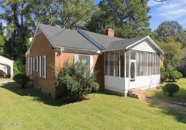 Photo 2 of Single family home for sale at 308 W Franklin St, Enfield, NC 27823 | MLS# 100610749 | Listing updated on 2026-10-21