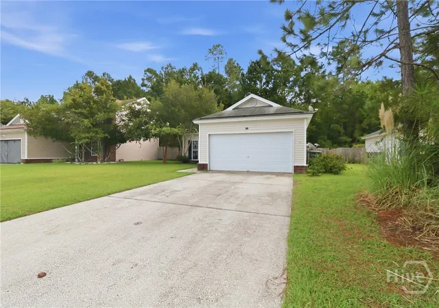 Photo 3 of Single family home for sale at 27 Hartland Ct, Savannah, GA 31407 | MLS# SA364226 | Listing updated on 2026-09-15