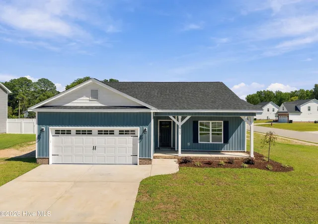 Photo 1 of Single family home for sale at 3229 Meadow Dr, Farmville, NC 27828 | MLS# 100587070 | Listing updated on 2026-09-11