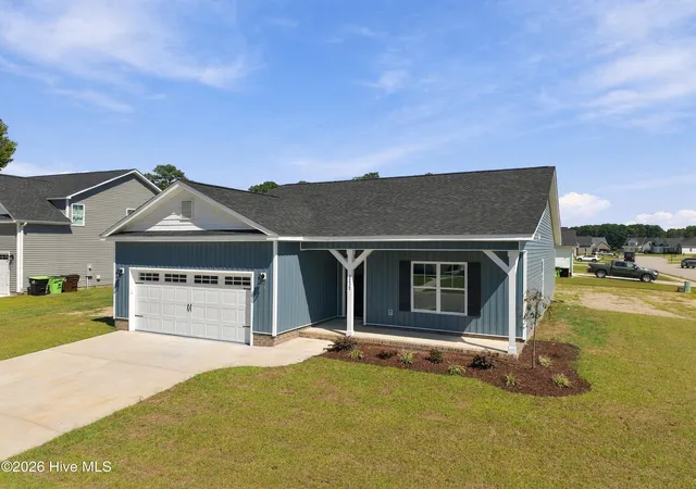 Photo 3 of Single family home for sale at 3229 Meadow Dr, Farmville, NC 27828 | MLS# 100587070 | Listing updated on 2026-09-11