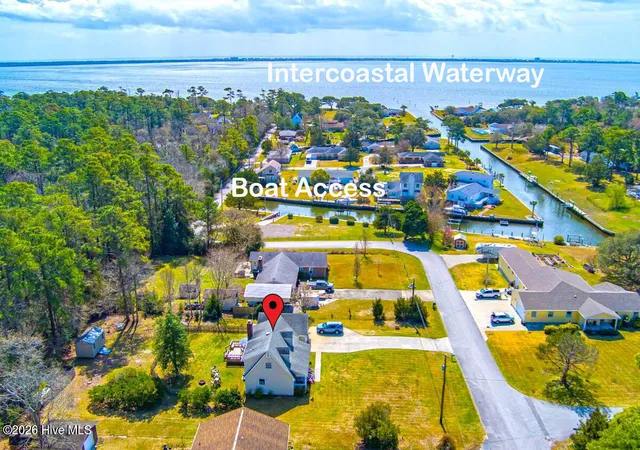 Photo 1 of Single family home for sale at 915 Sunset Blvd, Newport, NC 28570 | MLS# 100609588 | Listing updated on 2026-10-10