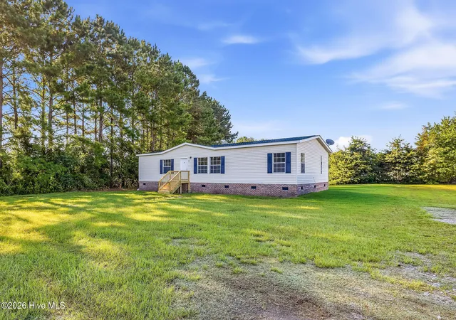 Photo 1 of Manufactured home for sale at 146 Grey Beard Dr, Rocky Point, NC 28457 | MLS# 100602613 | Listing updated on 2026-09-26