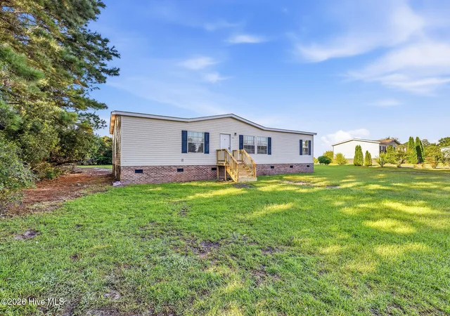 Photo 4 of Manufactured home for sale at 146 Grey Beard Dr, Rocky Point, NC 28457 | MLS# 100602613 | Listing updated on 2026-09-26
