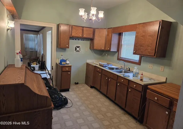 Photo 3 of Single family home for sale at 321 Mcdonald Ave, Hamlet, NC 28345 | MLS# 100601782 | Listing updated on 2026-09-12