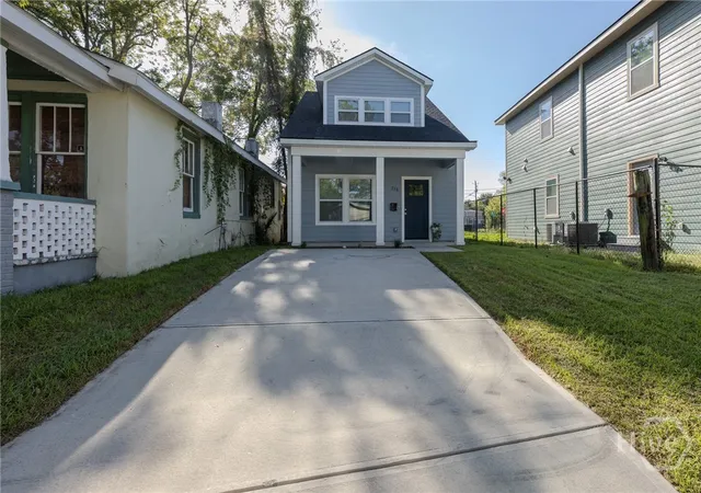 Photo 2 of Single family home for sale at 238 Millen St, Savannah, GA 31415 | MLS# SA364198 | Listing updated on 2026-10-17