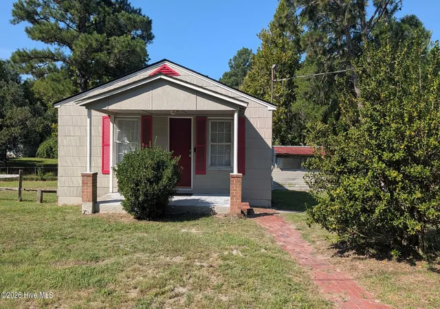 Photo 2 of Single family home for sale at 3308 King Charles Rd, Fayetteville, NC 28306 | MLS# 100602998 | Listing updated on 2026-09-15