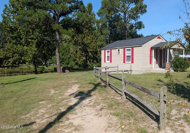 Photo 3 of Single family home for sale at 3308 King Charles Rd, Fayetteville, NC 28306 | MLS# 100602998 | Listing updated on 2026-09-15