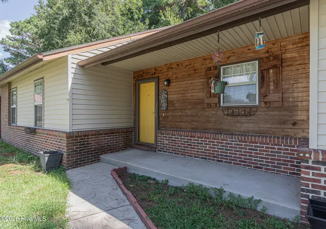 Photo 3 of Single family home for sale at 506 Sarah Ct, Jacksonville, NC 28540 | MLS# 100602761 | Listing updated on 2026-09-15