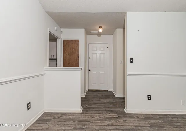 Photo 3 of Single family home for sale at 506 Sarah Ct, Jacksonville, NC 28540 | MLS# 100602761 | Listing updated on 2026-09-15