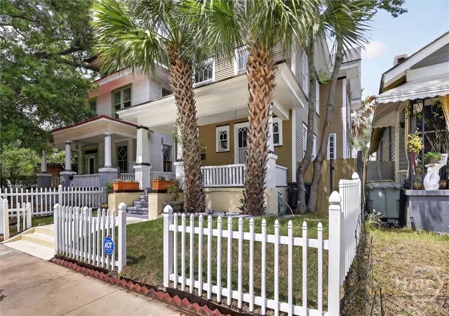 Photo 2 of Single family home for sale at 310 W 39th Street, Savannah, GA 31401 | MLS# SA355395 | Listing updated on 2026-09-08
