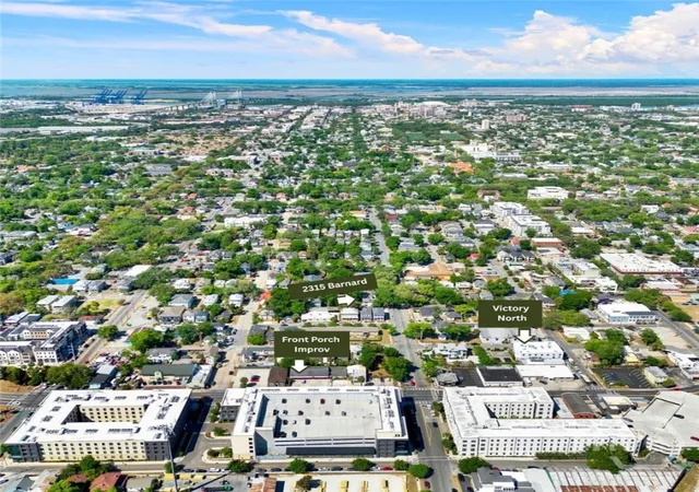 Photo 26 of Townhouse for sale at 2315 Barnard St, Savannah, GA 31401 | MLS# SA353355 | Listing updated on 2026-09-11