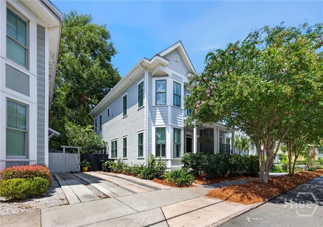 Photo 2 of Townhouse for sale at 2315 Barnard St, Savannah, GA 31401 | MLS# SA353355 | Listing updated on 2026-09-11