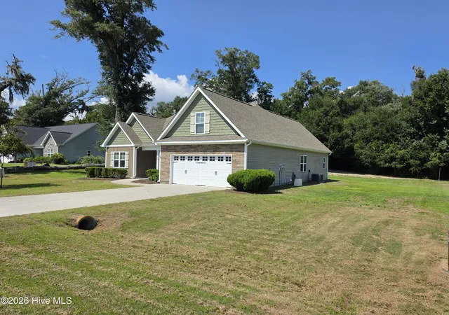 Photo 1 of Single family home for sale at 106 Chimney Landing Dr, Rocky Point, NC 28457 | MLS# 100601204 | Listing updated on 2026-09-04