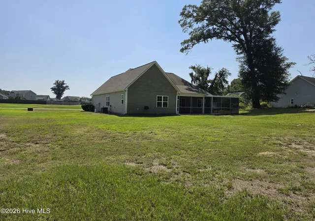 Photo 2 of Single family home for sale at 106 Chimney Landing Dr, Rocky Point, NC 28457 | MLS# 100601204 | Listing updated on 2026-09-04
