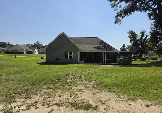 Photo 3 of Single family home for sale at 106 Chimney Landing Dr, Rocky Point, NC 28457 | MLS# 100601204 | Listing updated on 2026-09-04