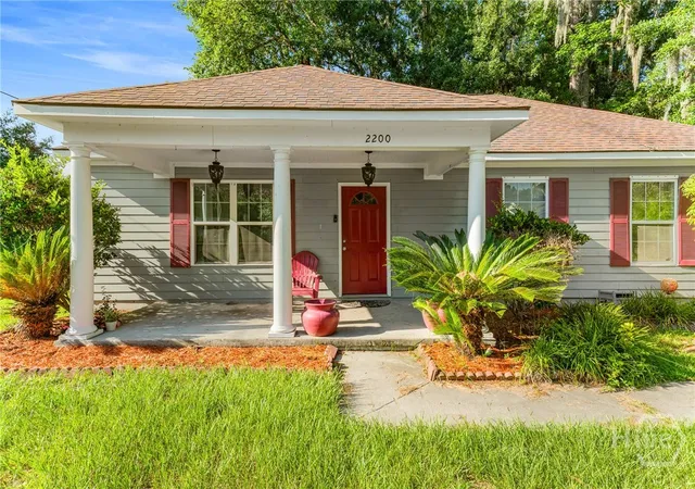 Photo 3 of Single family home for sale at 2200 East 59th St, Savannah, GA 31404 | MLS# SA365479 | Listing updated on 2026-10-20