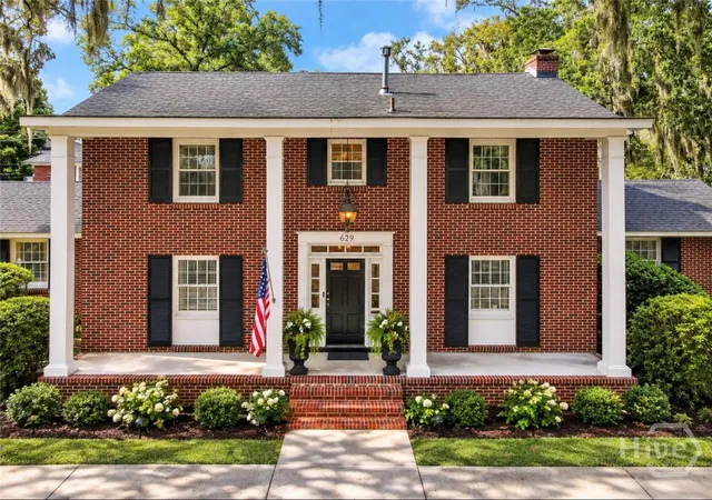 Photo 1 of Single family home for sale at 629 E Victory Dr, Savannah, GA 31405 | MLS# SA363332 | Listing updated on 2026-10-15